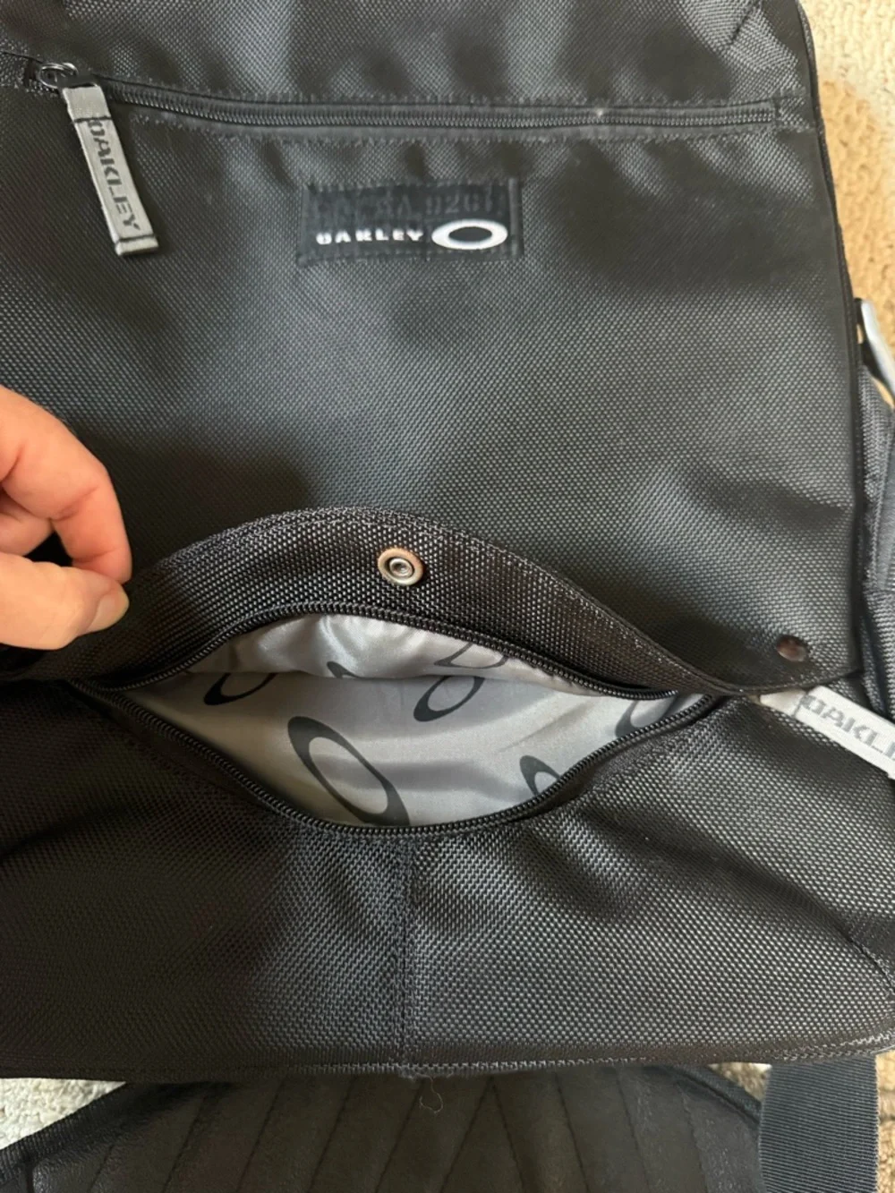 Oakley Tactical Field Gear Camouflage Black Messenger Bag Outdoors Hiking Camp